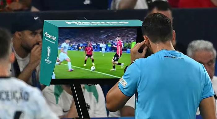 悟空体育克罗地亚媒体开炮：我们被抢劫！FIFA保送葡萄牙 C罗靠施舍获最佳
