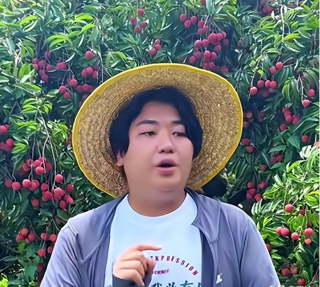 C罗最佳球员引争议，门将扑救遭忽视，裁判吹罚抢风头
